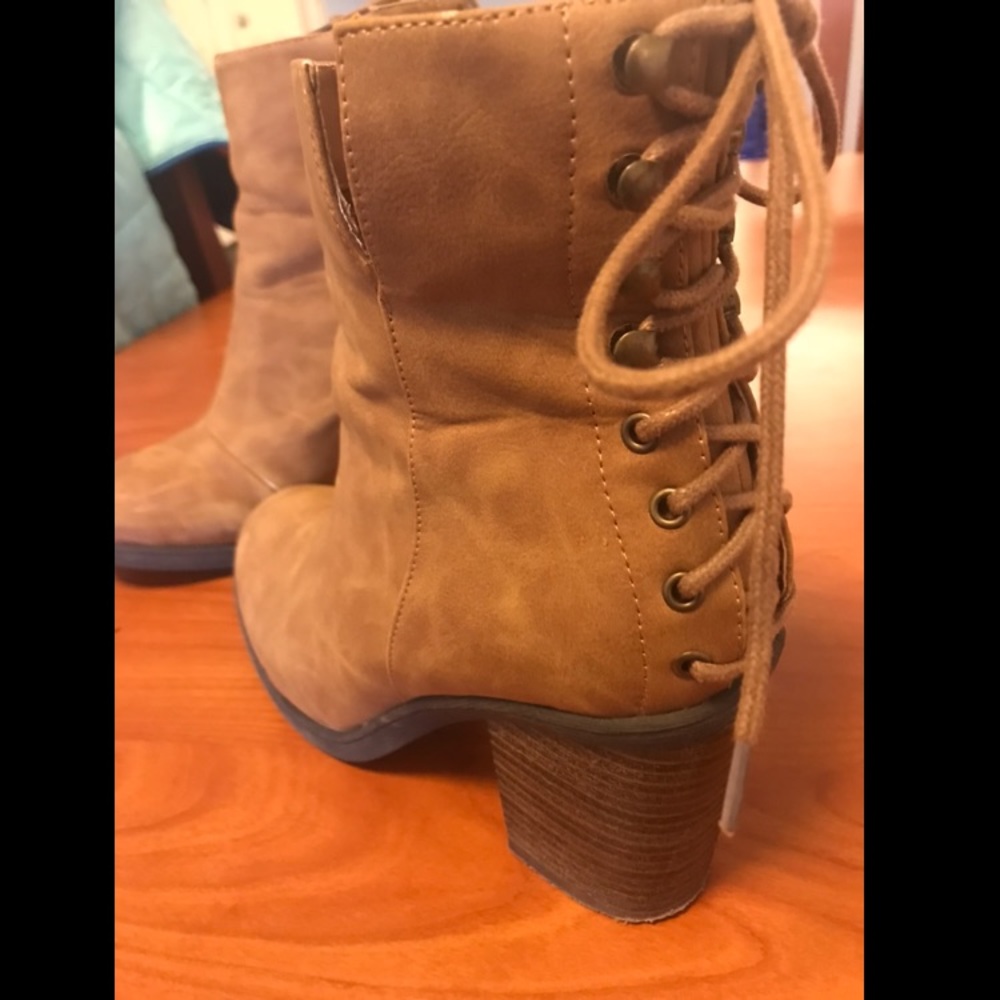 Shoes - Picture 5 of 6